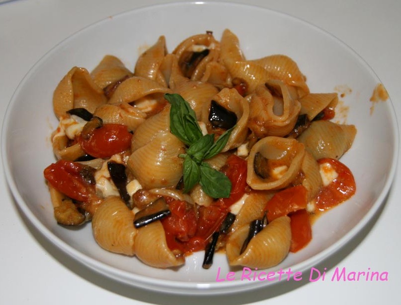 Conchiglie Con Pomodorini Melanzane E Provola Affumicata Le Ricette Di Marina