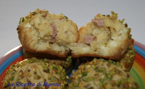 Muffin salati con farina di ceci e pistacchi