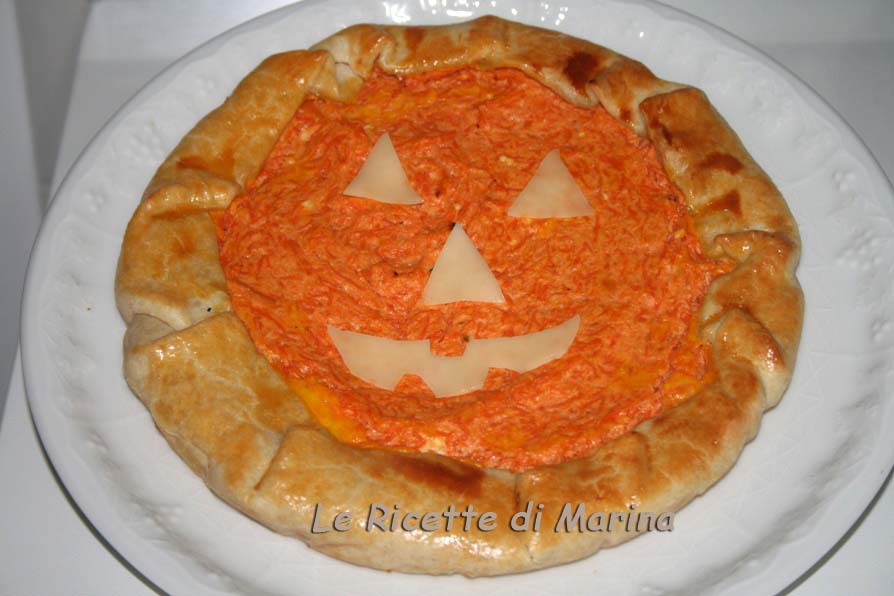 Torta salata zucca e ricotta, decorata per Halloween
