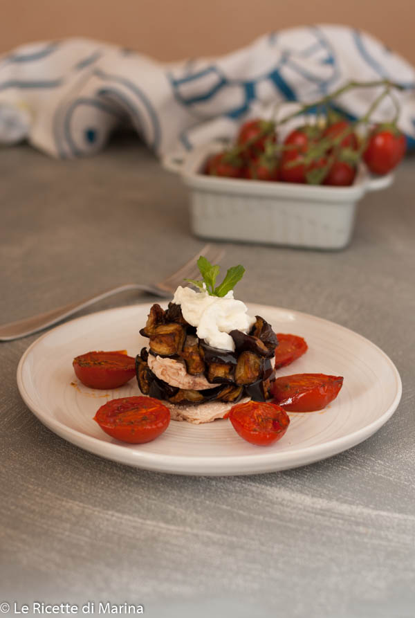 Millefoglie di pesce spada e melanzane con burrata e pomodori