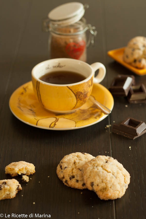 Biscotti morbidi con gocce di cioccolato senza burro