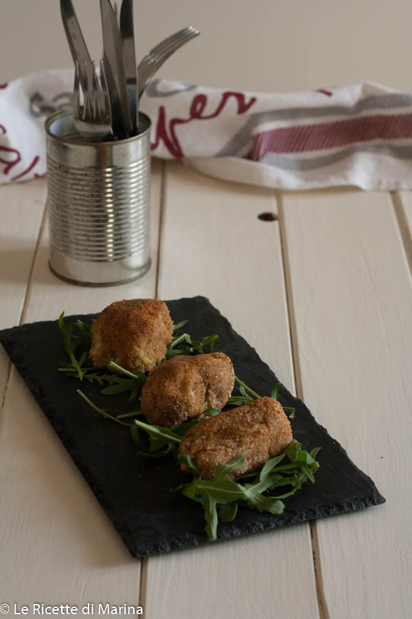 crocchette di patate con salsiccia e piselli